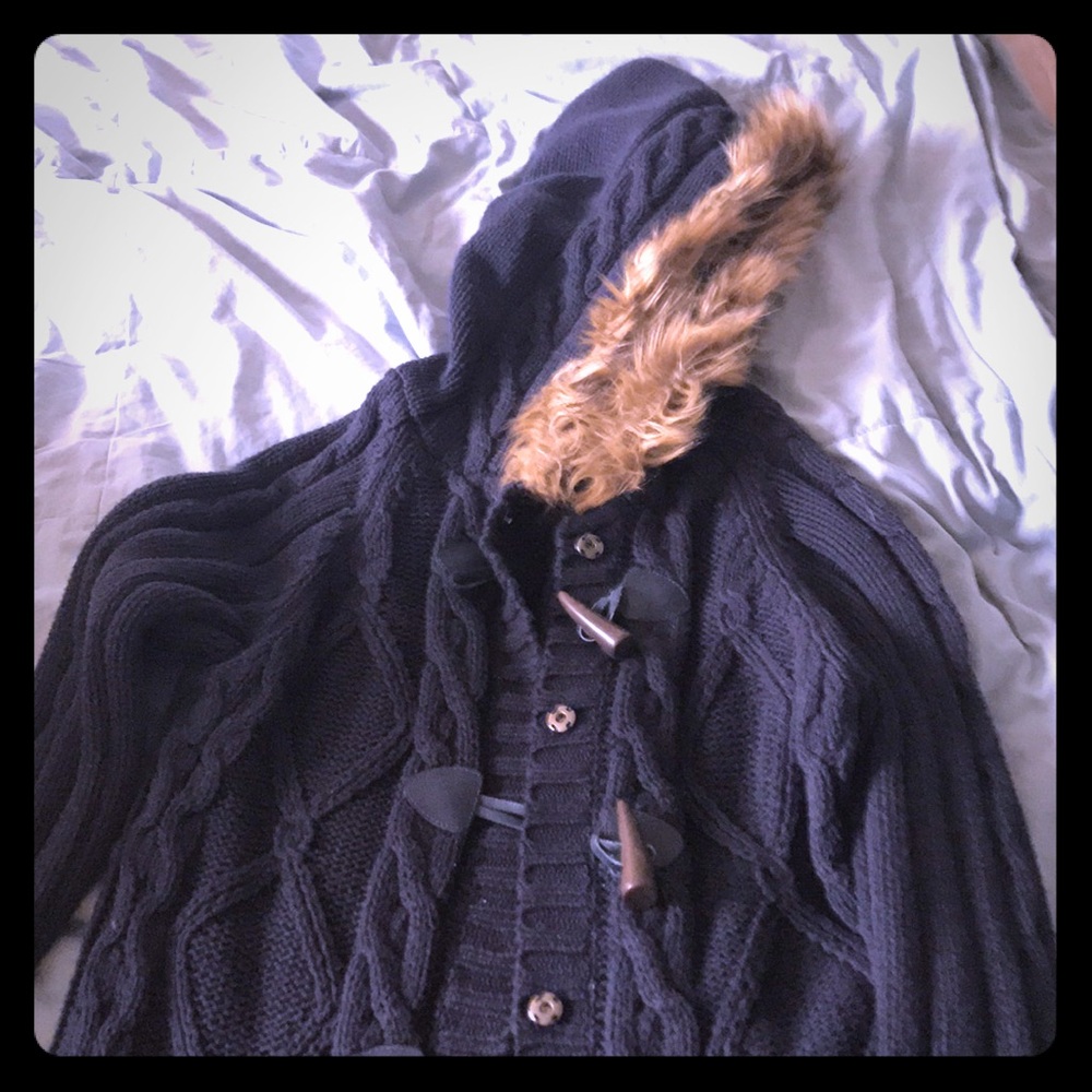 Cozy chic at its best! Sweater jacket! Faux fur!